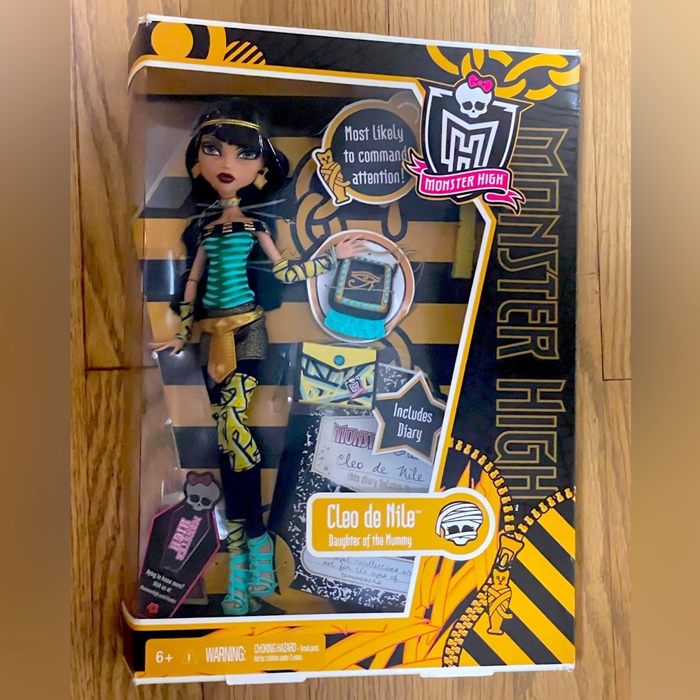 NIB - Monster High - Cleo De Nile - Daughter Of The Mummy - 2010